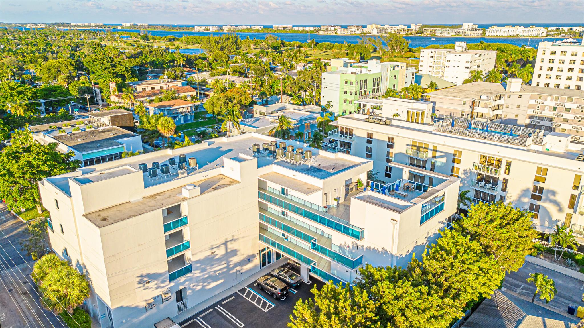 ONE LUXURY CONDO - Residential