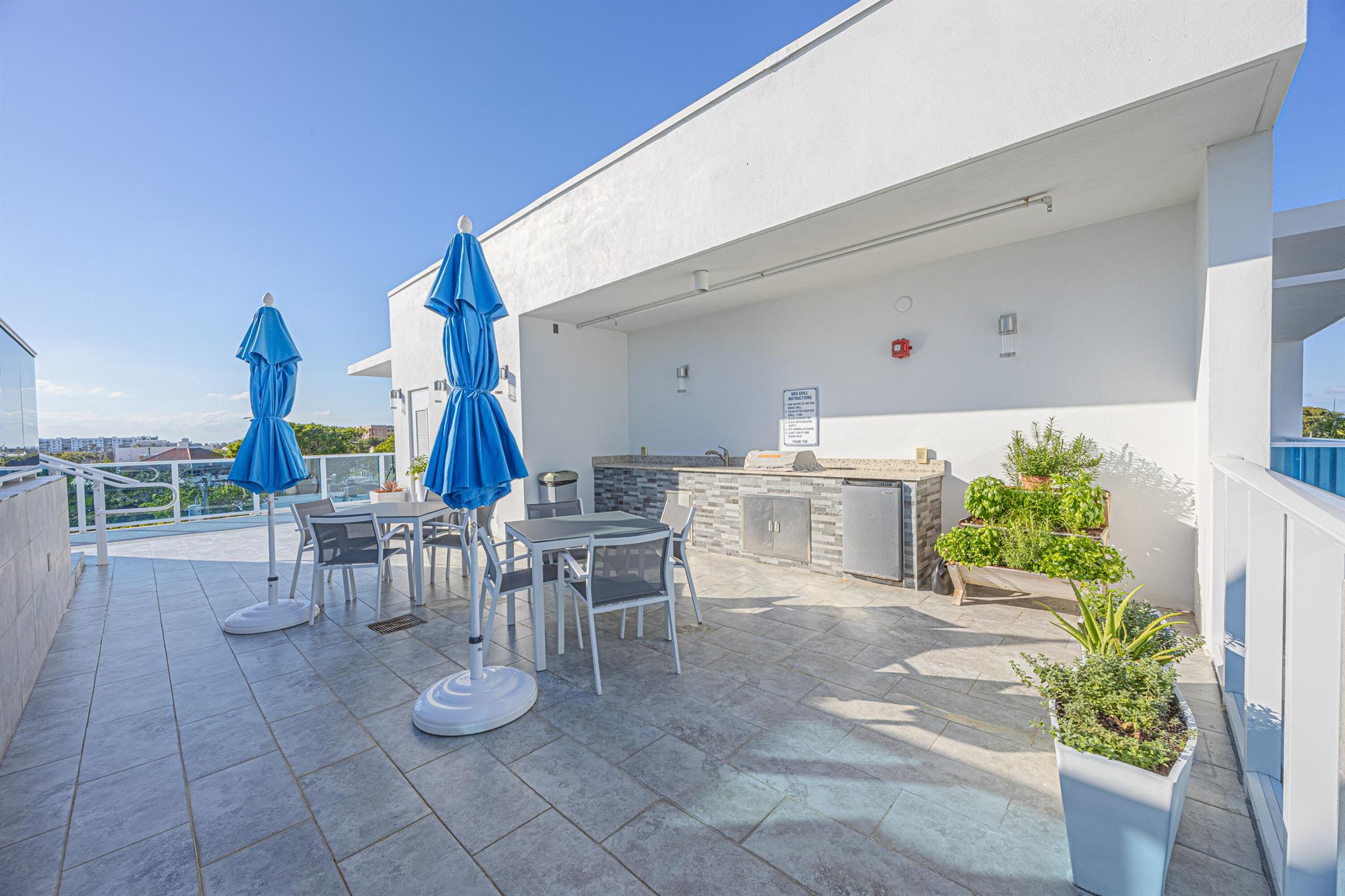 ONE LUXURY CONDO - Residential