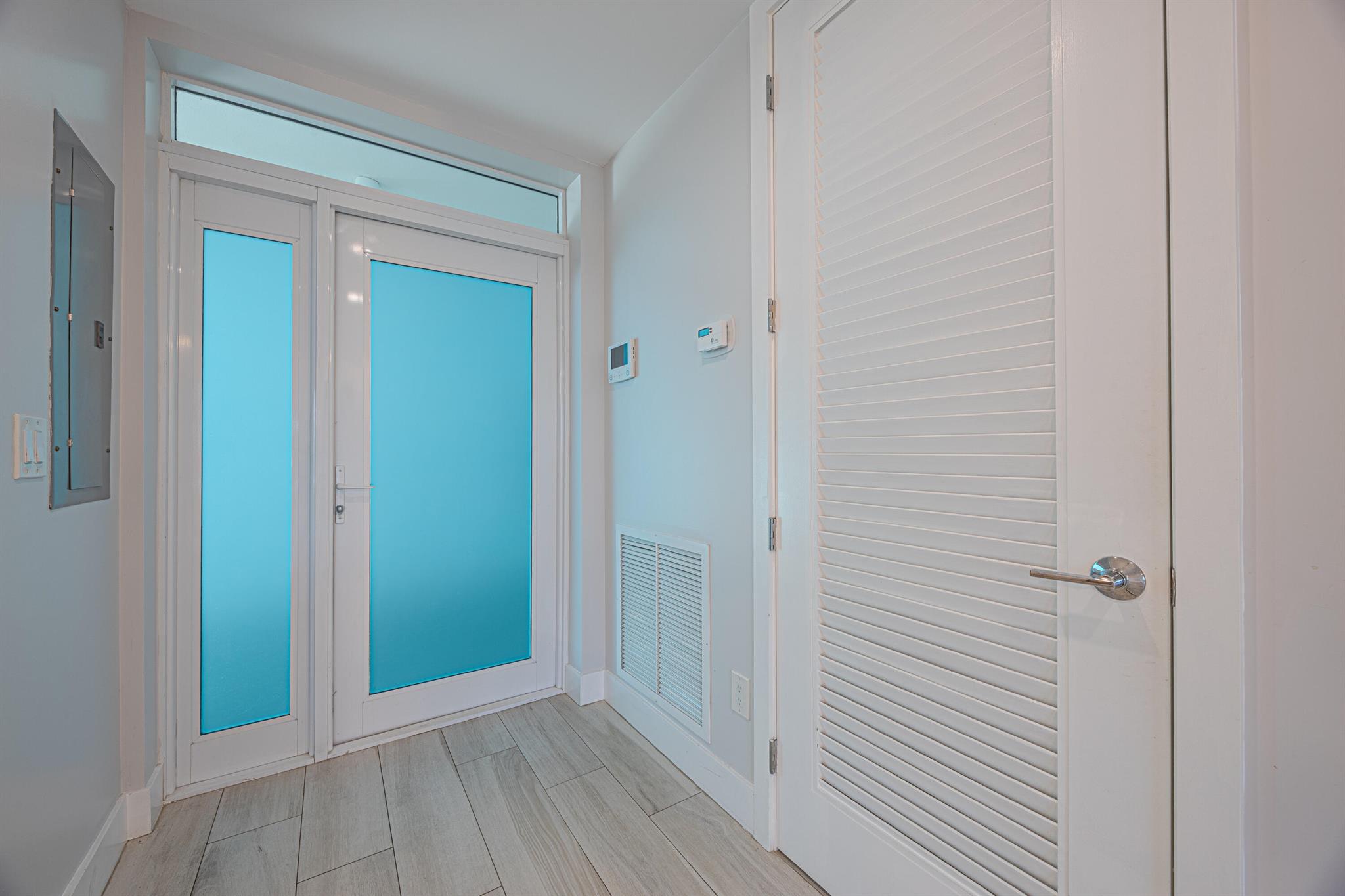 ONE LUXURY CONDO - Residential