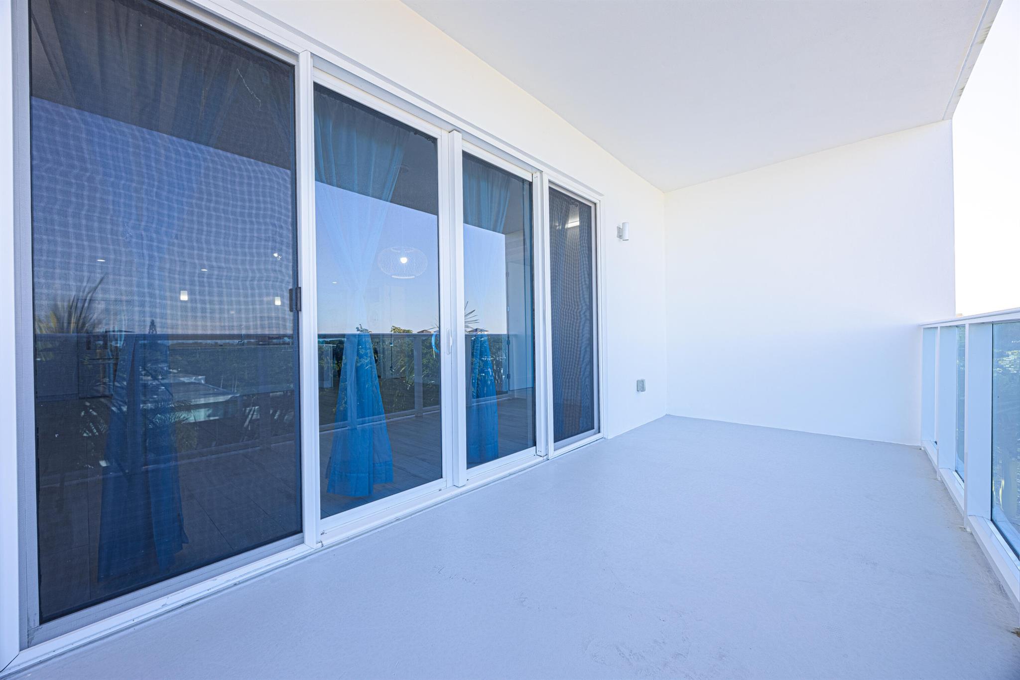 ONE LUXURY CONDO - Residential