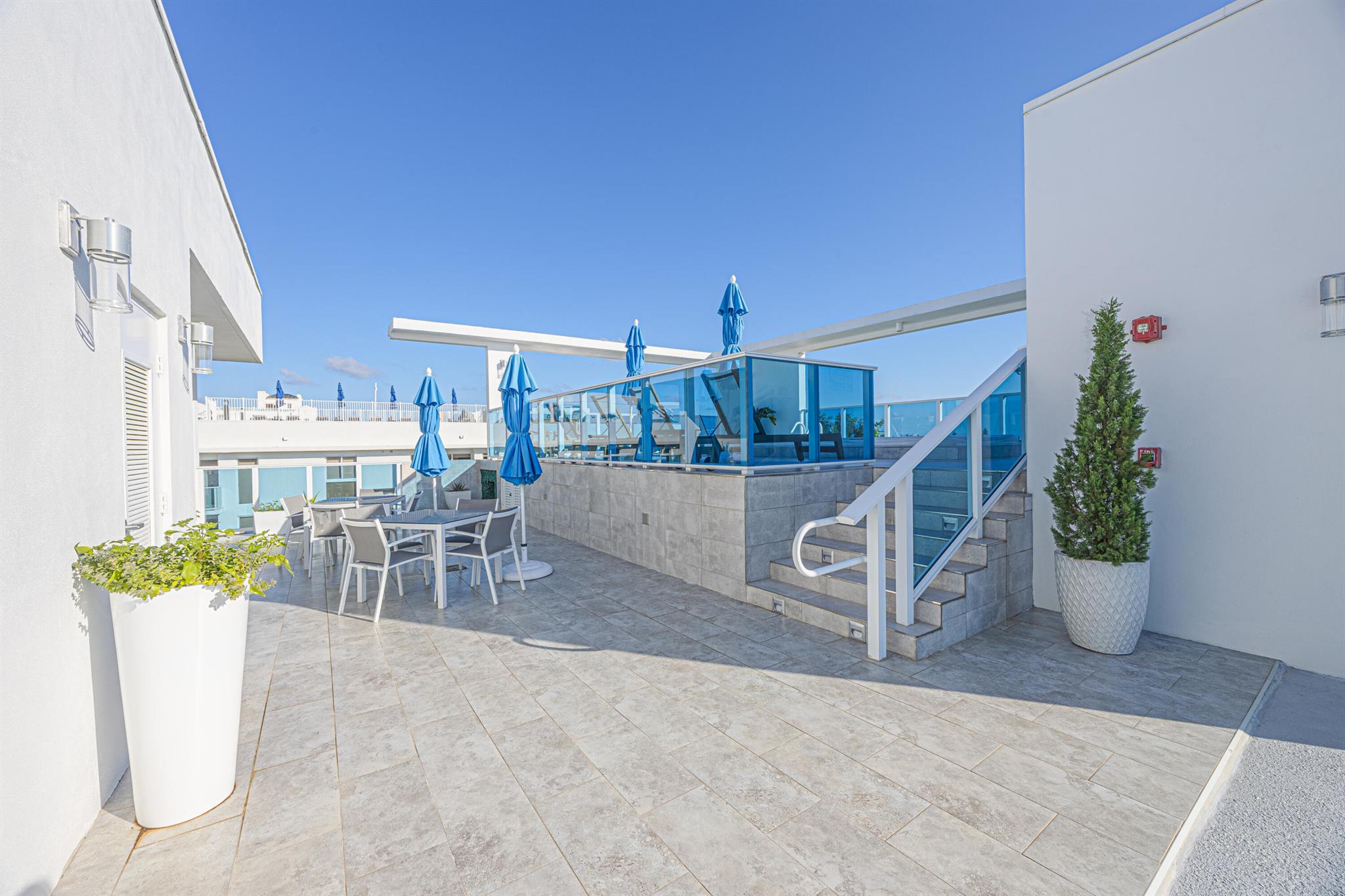 ONE LUXURY CONDO - Residential