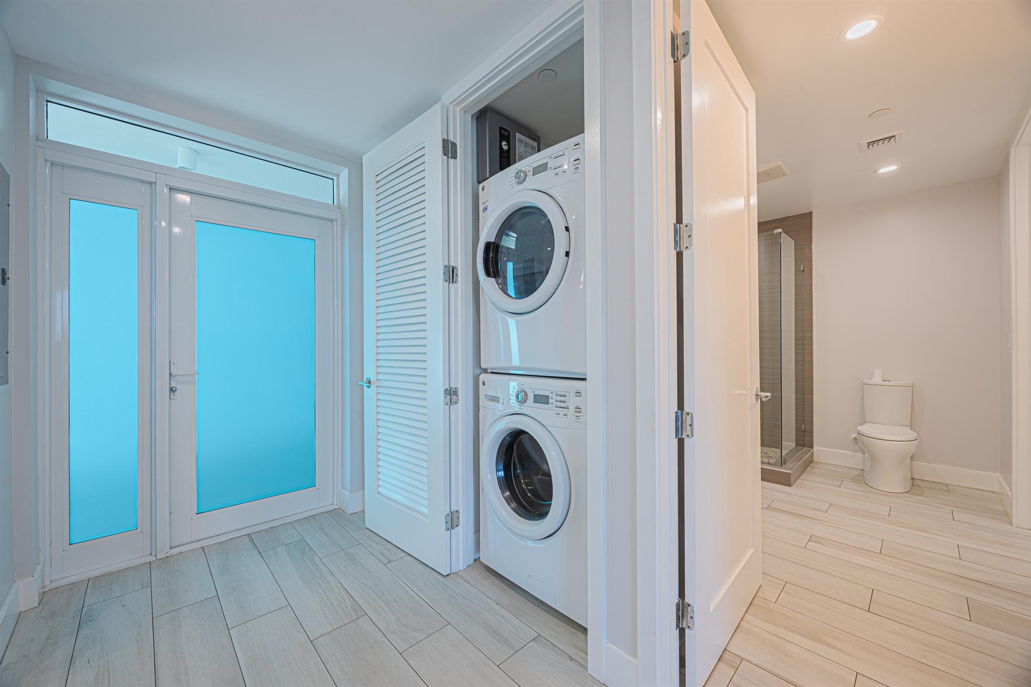 ONE LUXURY CONDO - Residential