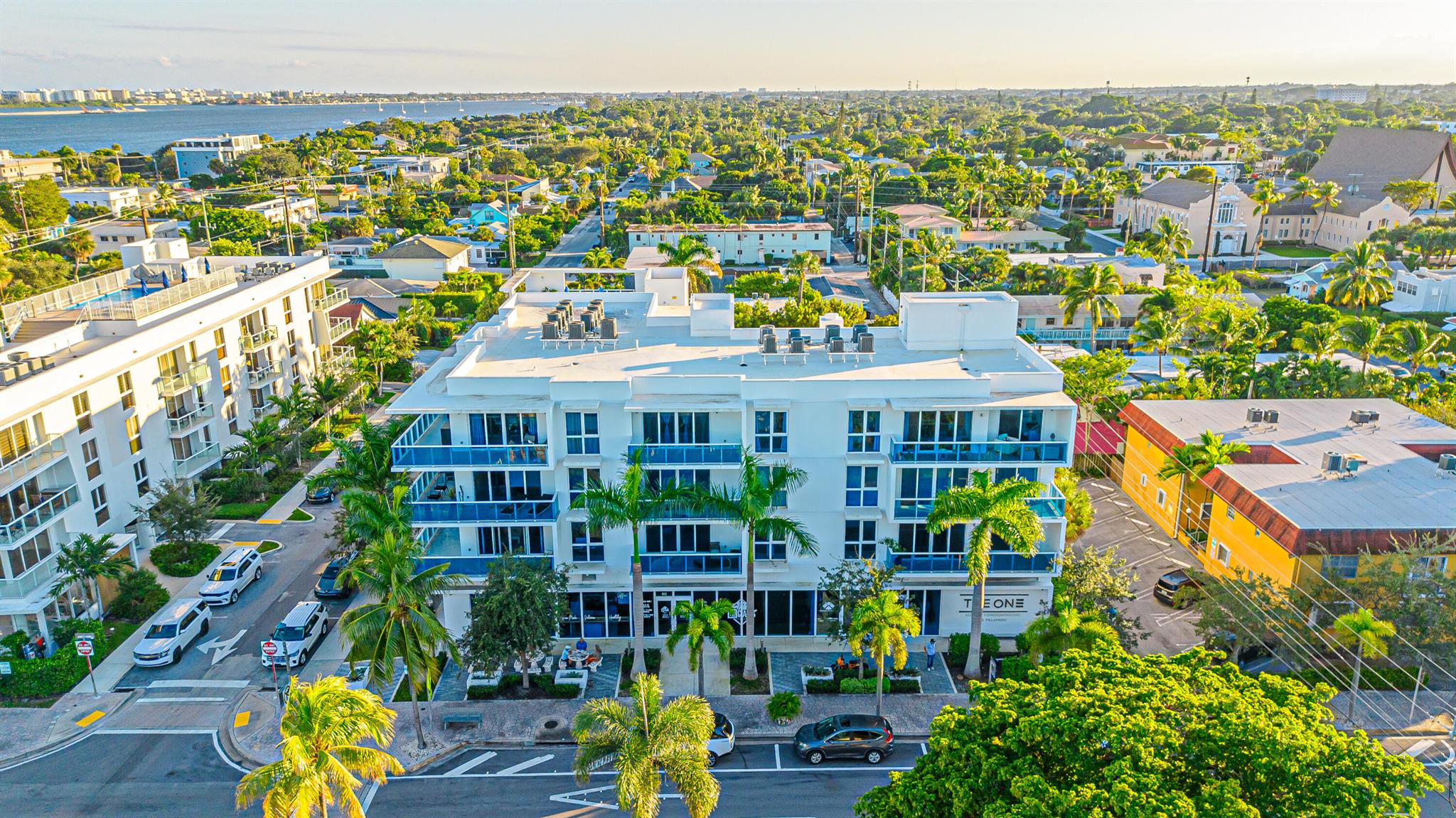 ONE LUXURY CONDO - Residential