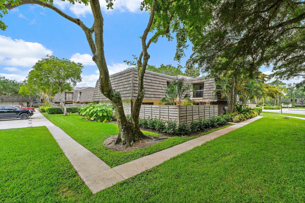 Photo of 108 1st Terrace, Palm Beach Gardens, FL 33418 (MLS # B26036050)