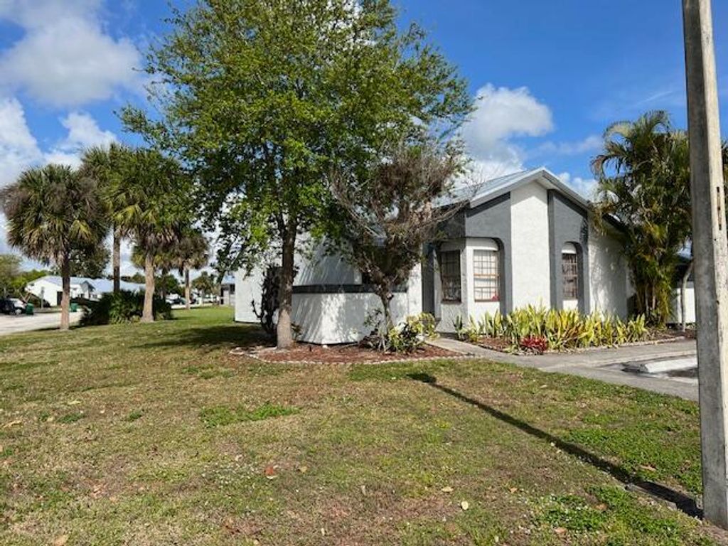 Photo of 210 SW Sterret Circle, Port Saint Lucie, FL 34953 (MLS # R10969117)