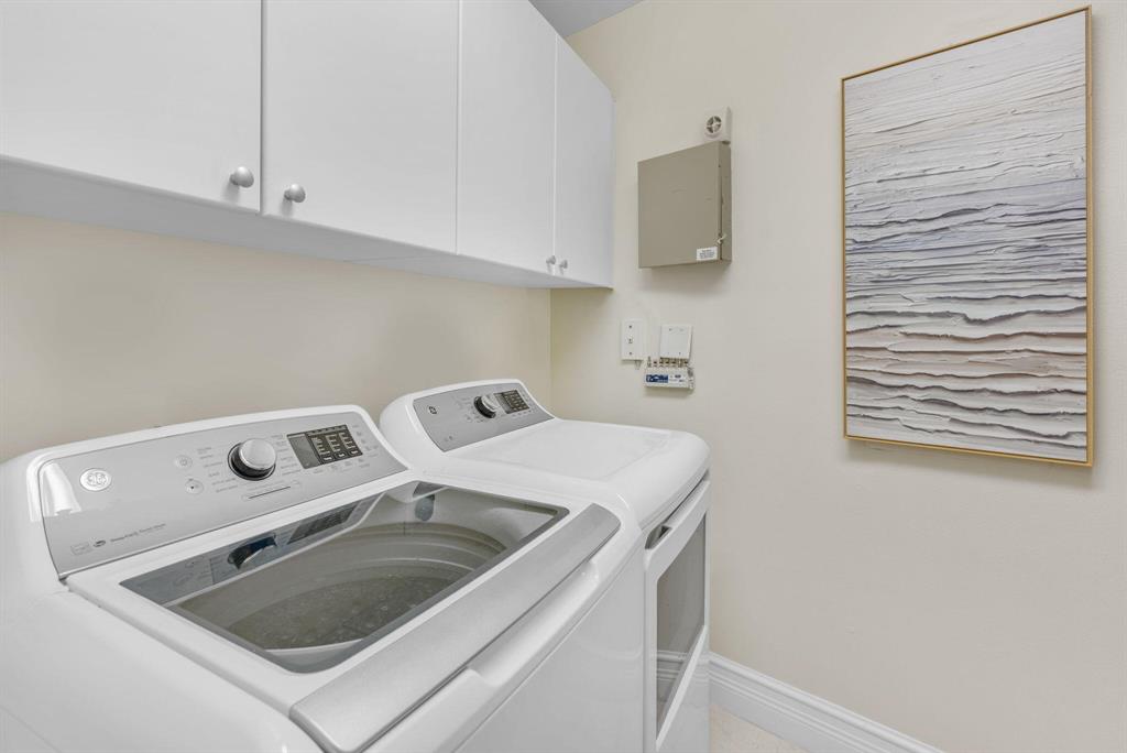 ESPLANADE GRANDE CONDO - Residential