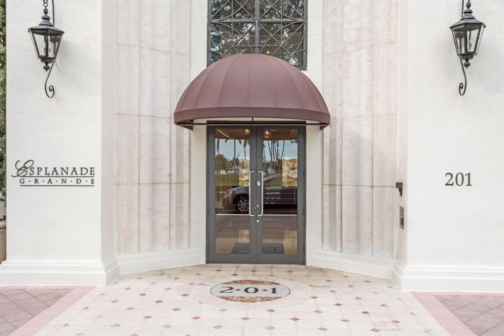 ESPLANADE GRANDE CONDO - Residential