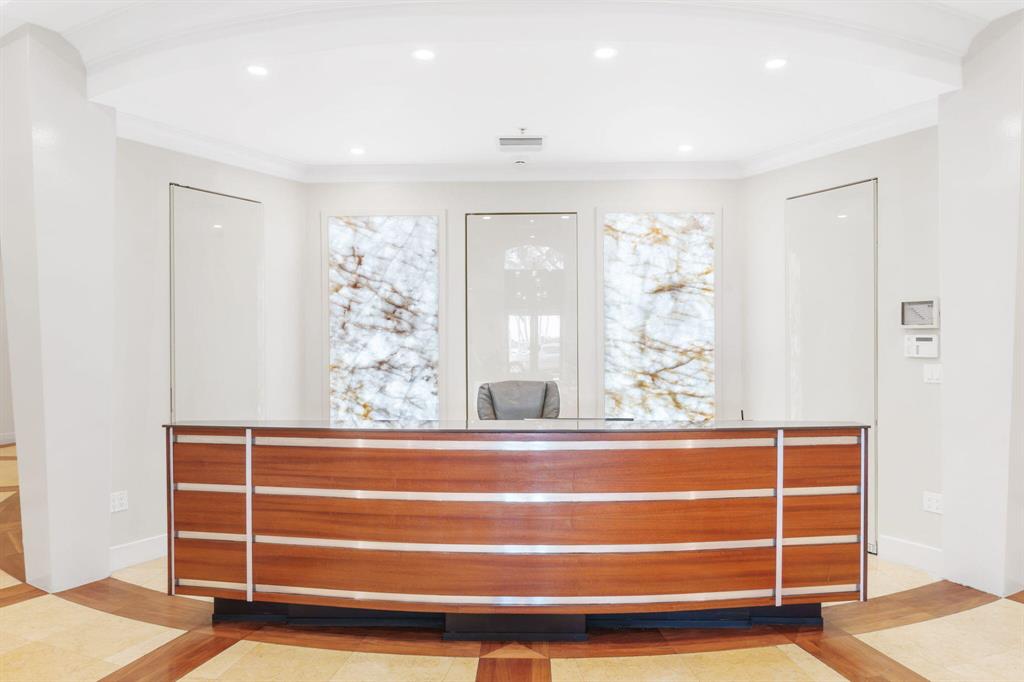 ESPLANADE GRANDE CONDO - Residential