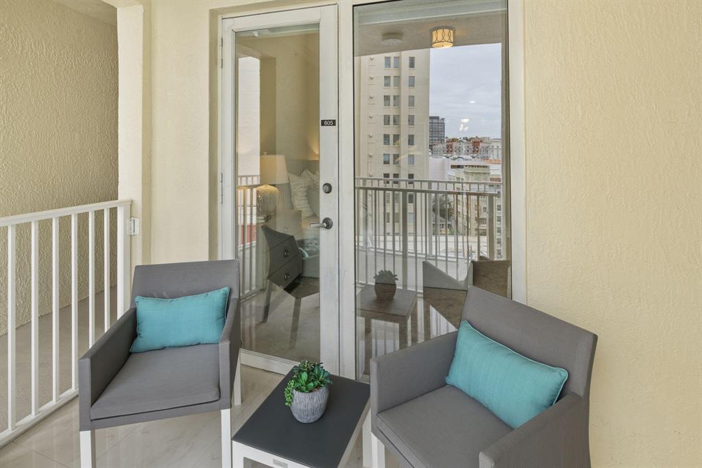 ESPLANADE GRANDE CONDO - Residential