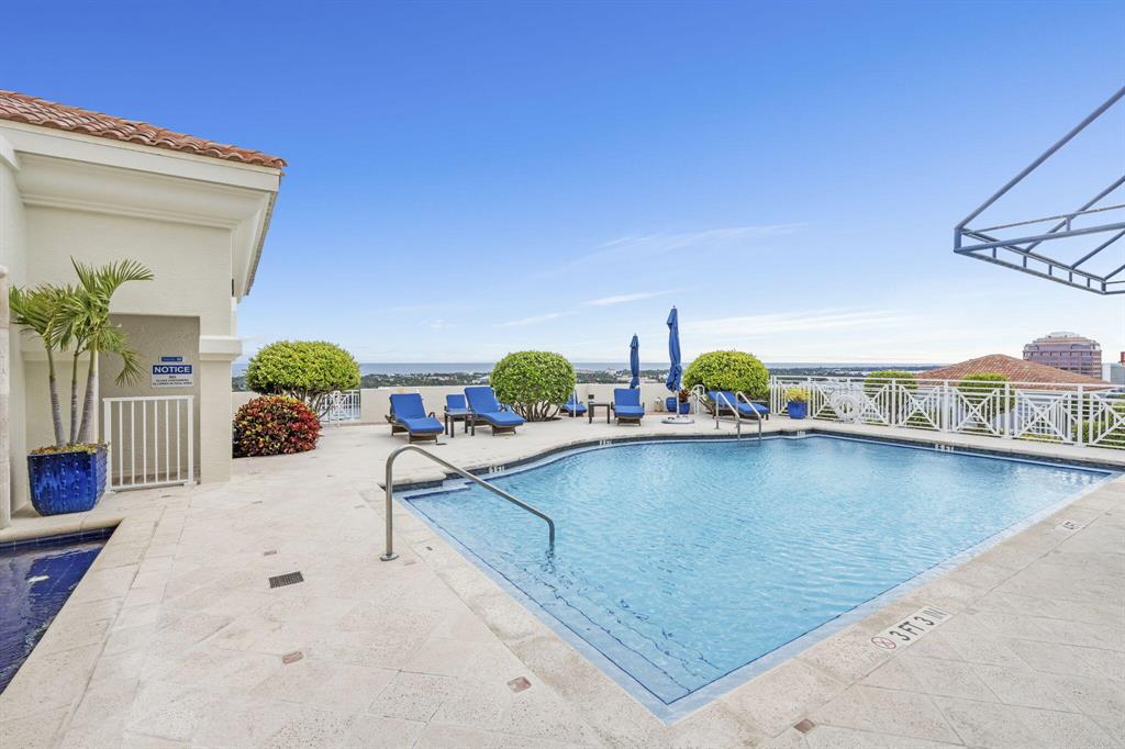 ESPLANADE GRANDE CONDO - Residential