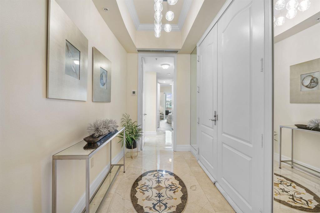 ESPLANADE GRANDE CONDO - Residential