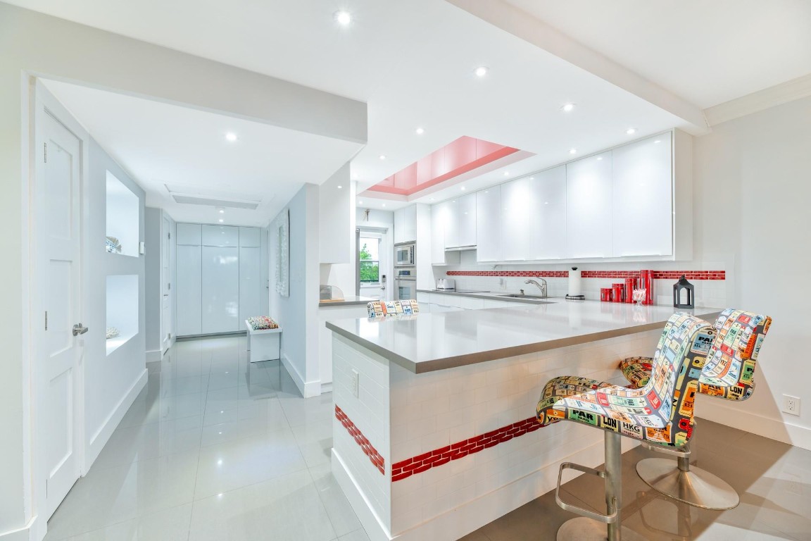 2950 N Palm Aire Drive 401