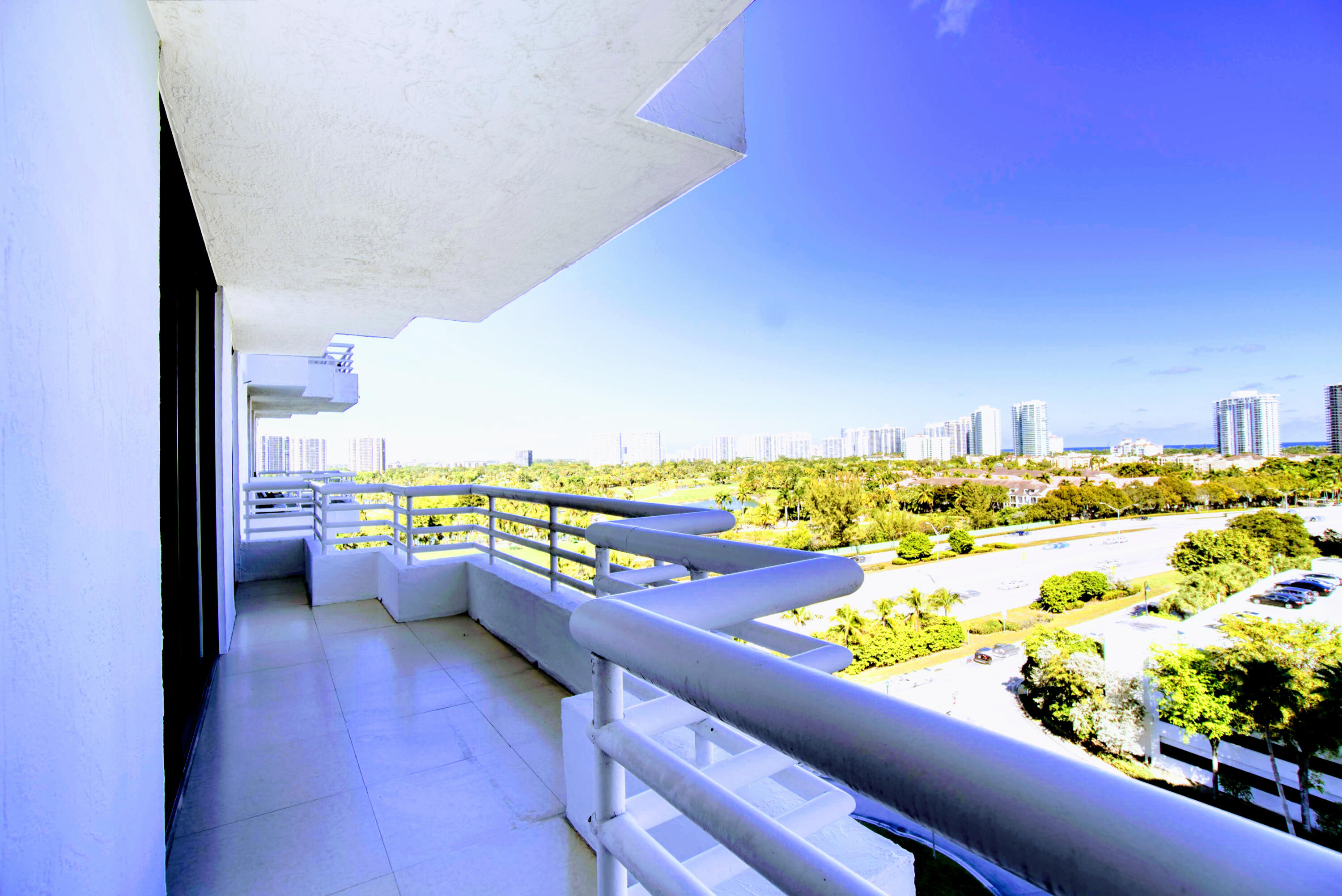 PARC CENTRAL AVENTURA EAS - Residential Lease