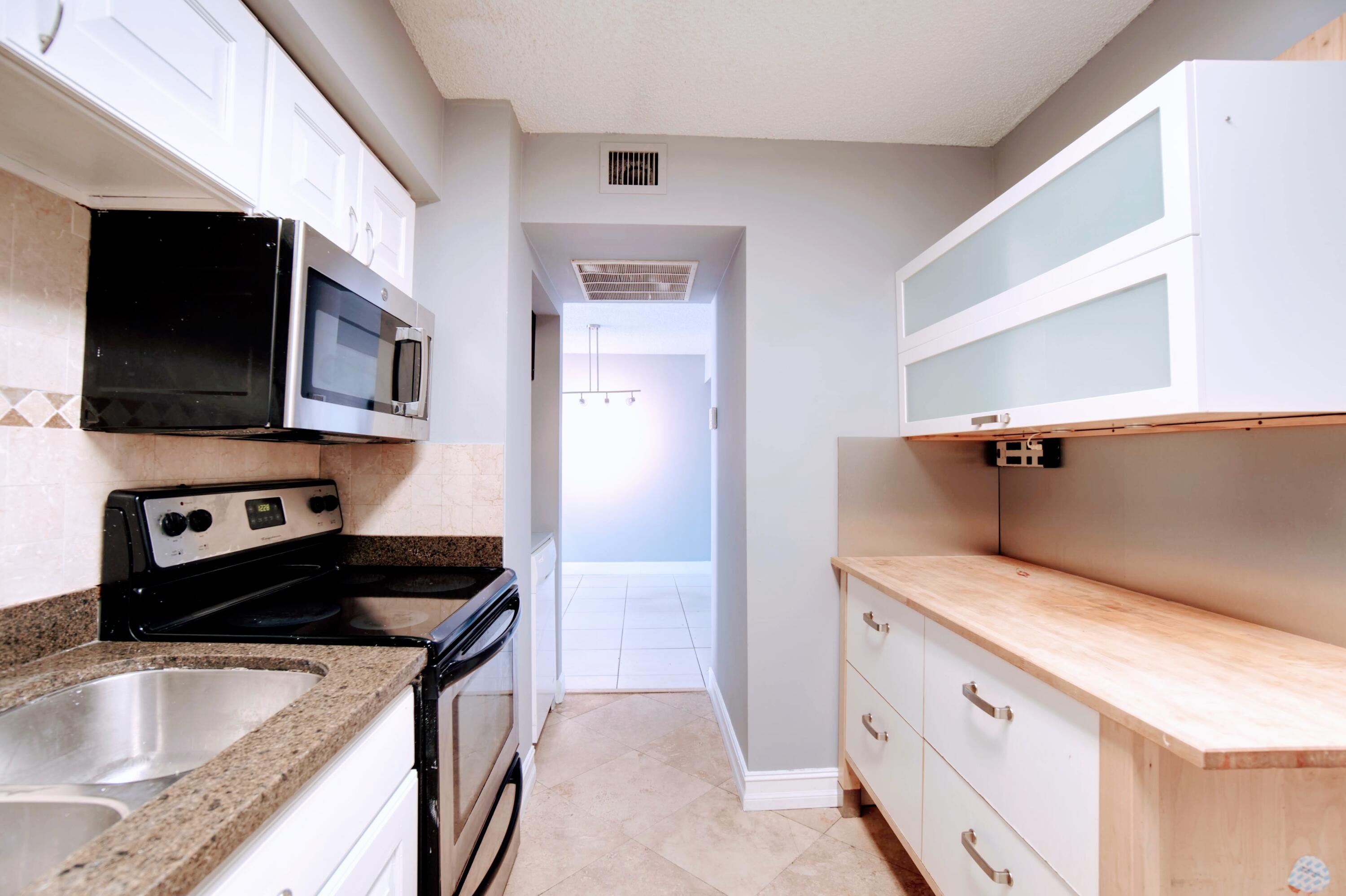 PARC CENTRAL AVENTURA EAS - Residential Lease