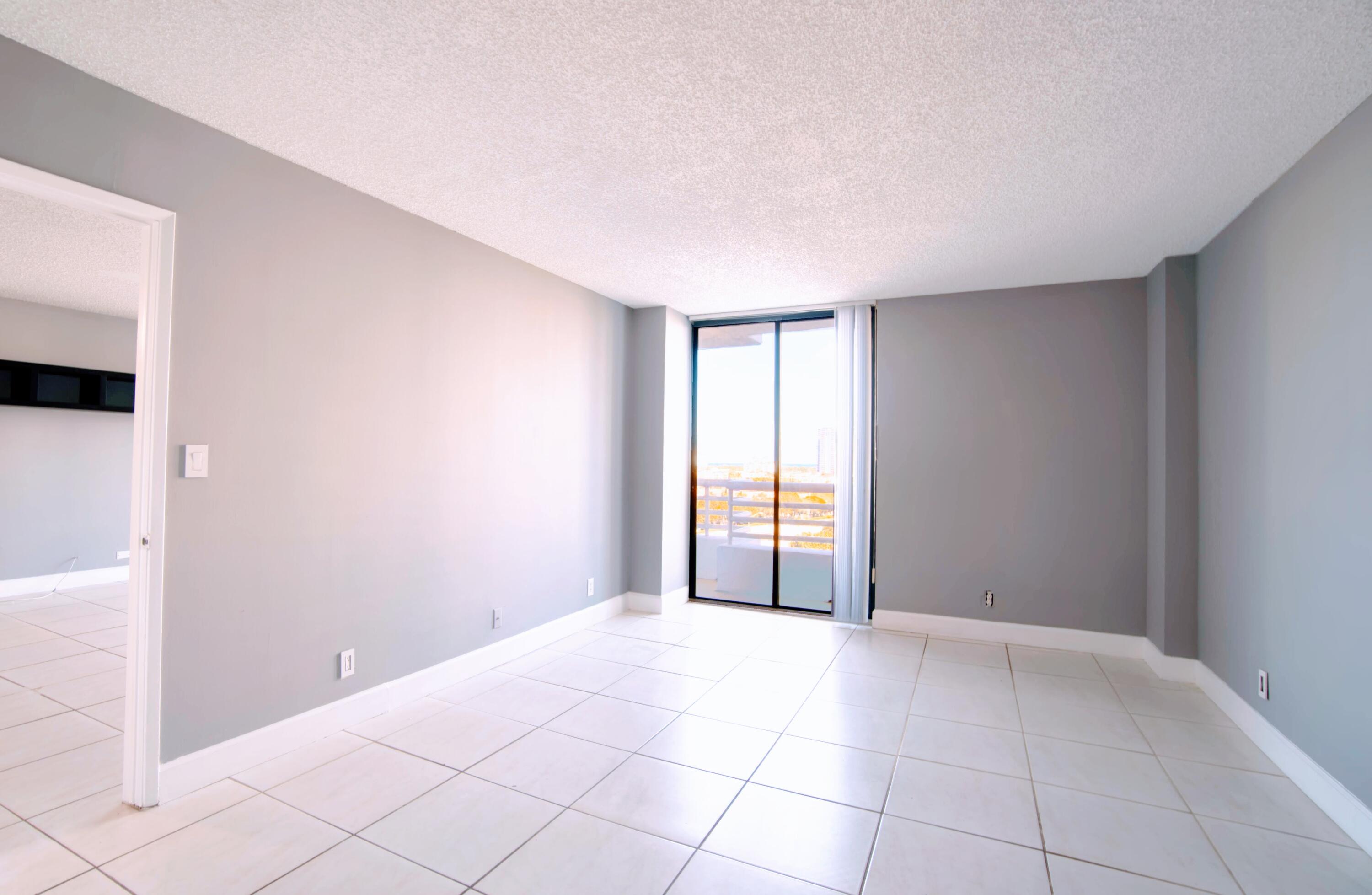 PARC CENTRAL AVENTURA EAS - Residential Lease