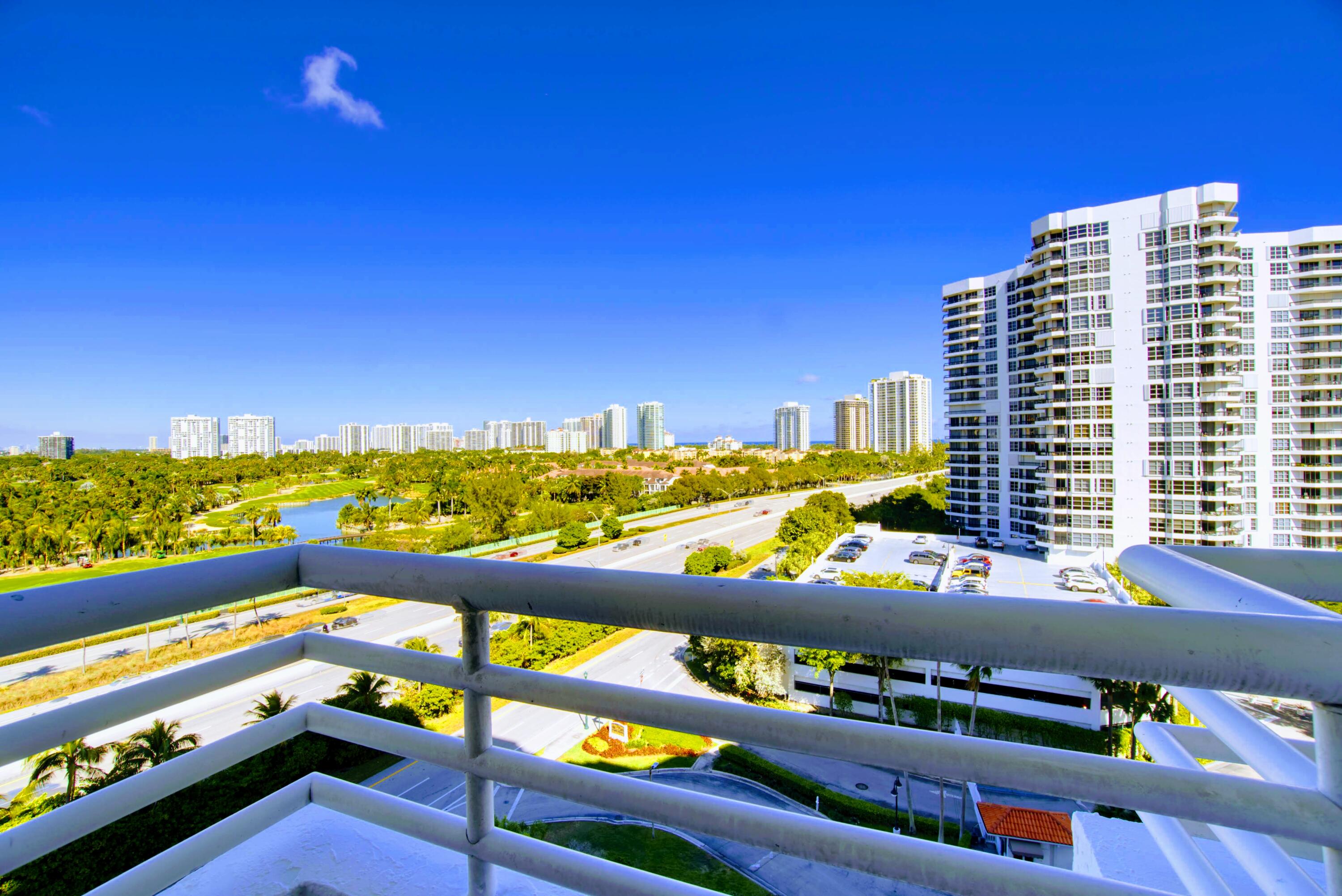 PARC CENTRAL AVENTURA EAS - Residential Lease