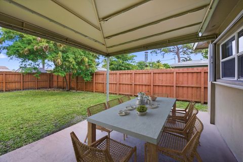 Tiny photo for 397 NW 48th Street, Oakland Park, FL 33309 (MLS # B26010867)