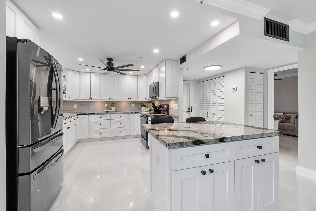 SEAGATE OF HIGHLAND CONDO - Residential