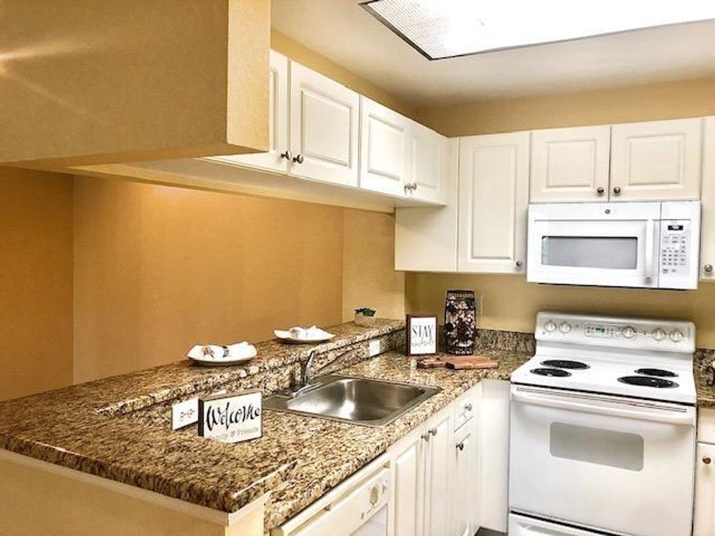 Photo of 2810 Grande 301 Parkway #301, Palm Beach Gardens, FL 33410 (MLS # R11030580)