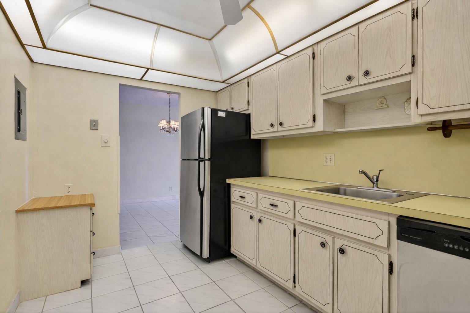 PARLIAMENT HOUSE CONDO - Residential