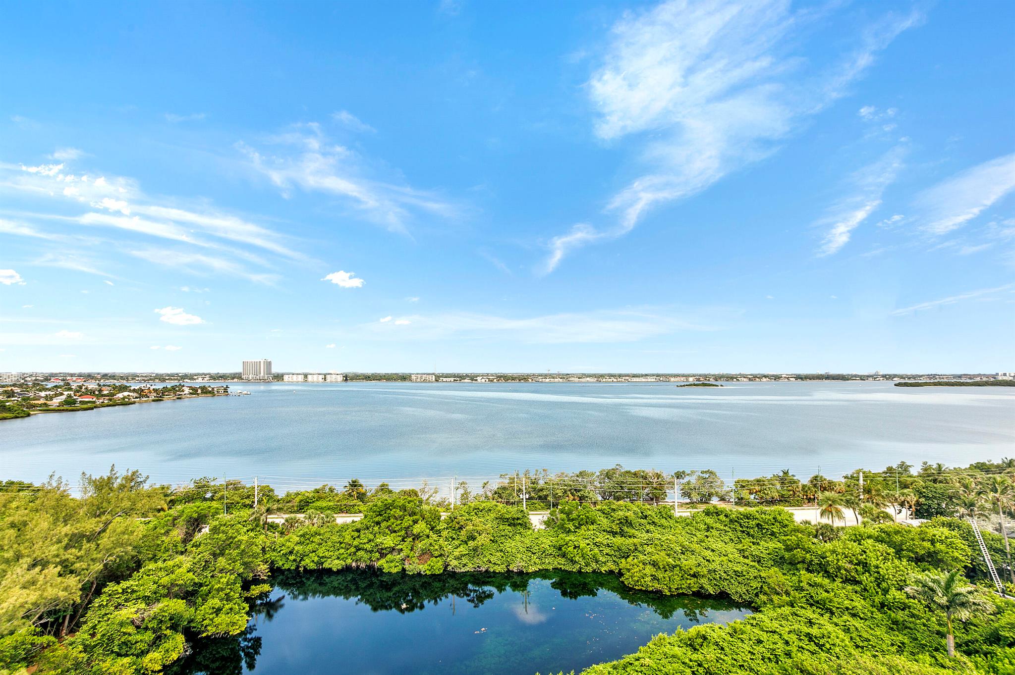 5070 N Ocean Drive 10c, Singer Island, FL, 33404/$899,000 3 5070 N Ocean Drive 10c