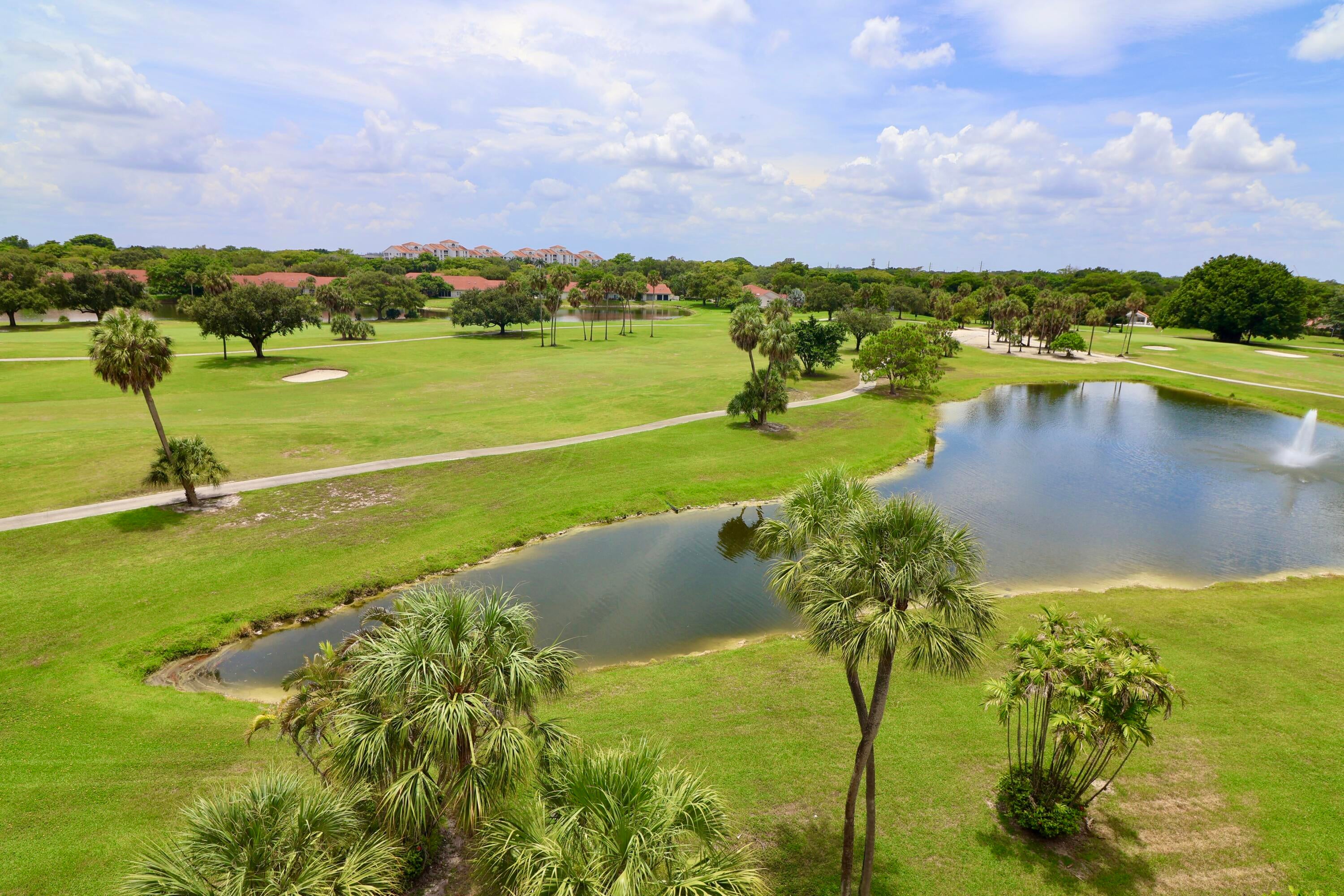3980 OAKS CLUBHOUSE Drive 511