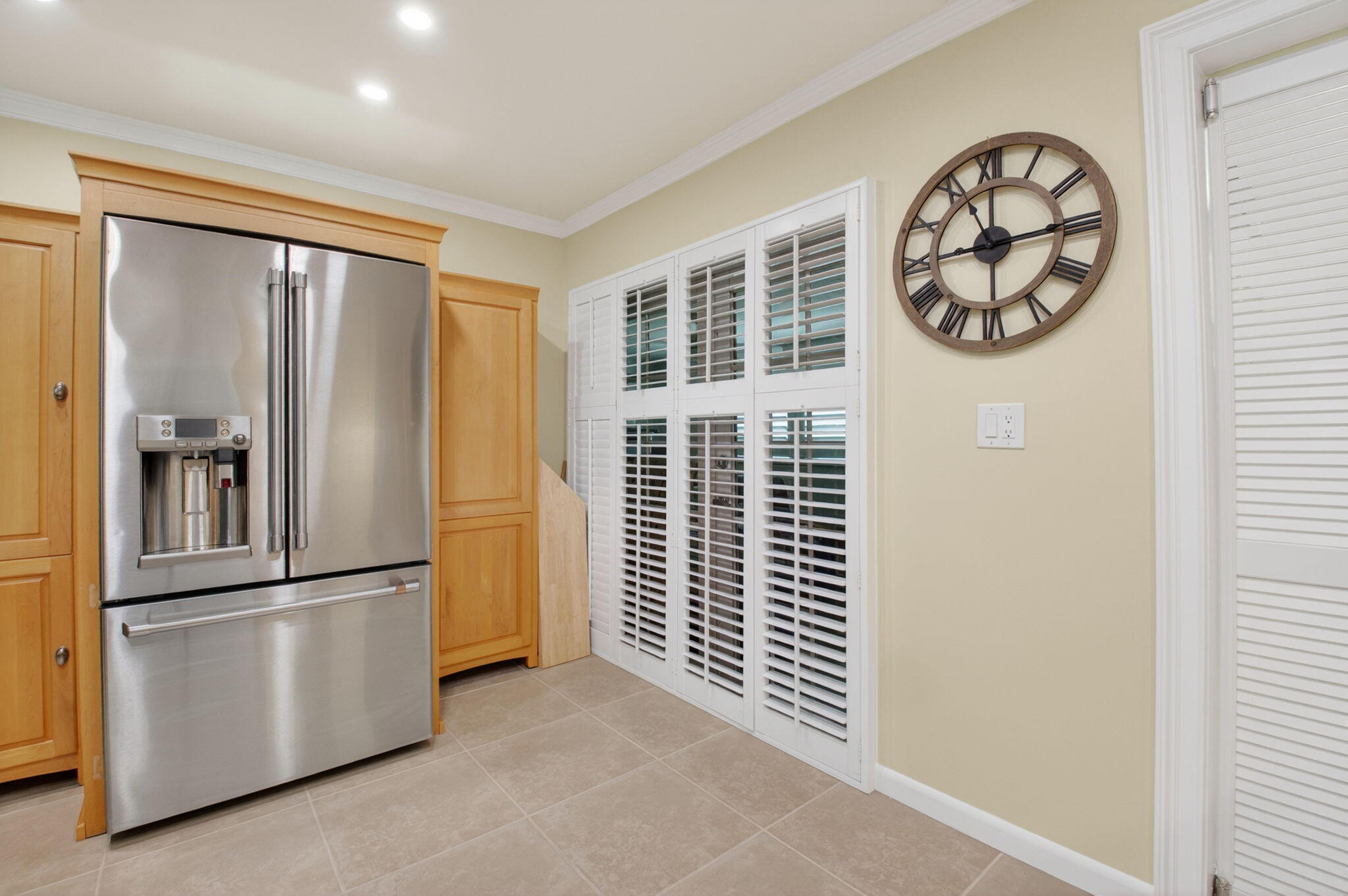 IMPERIAL VILLAS CONDO - Residential