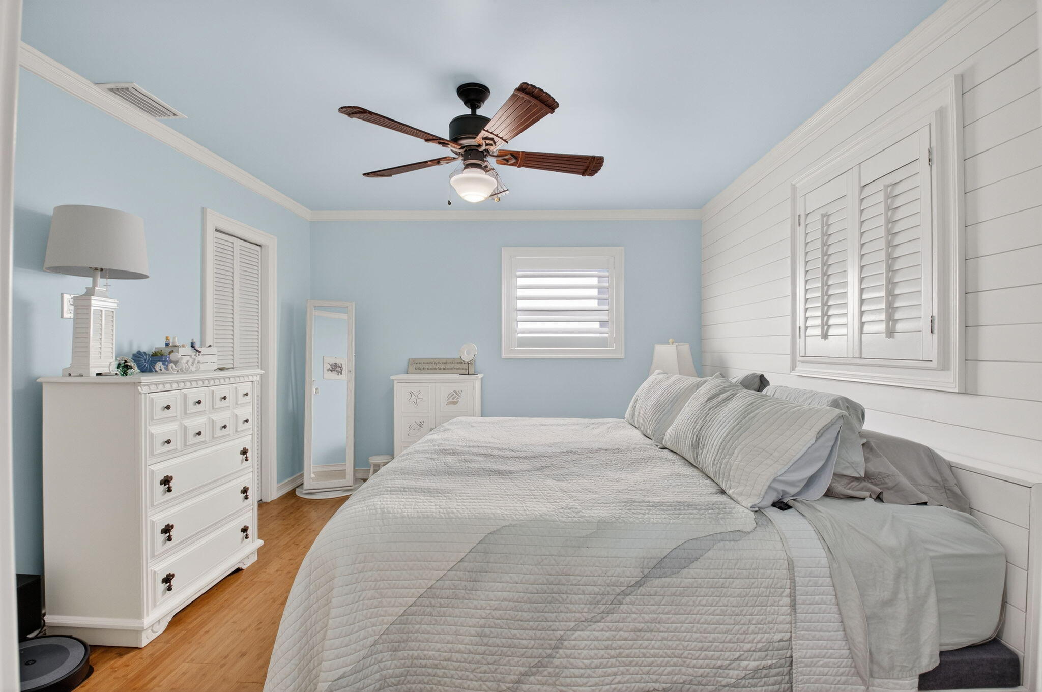 IMPERIAL VILLAS CONDO - Residential