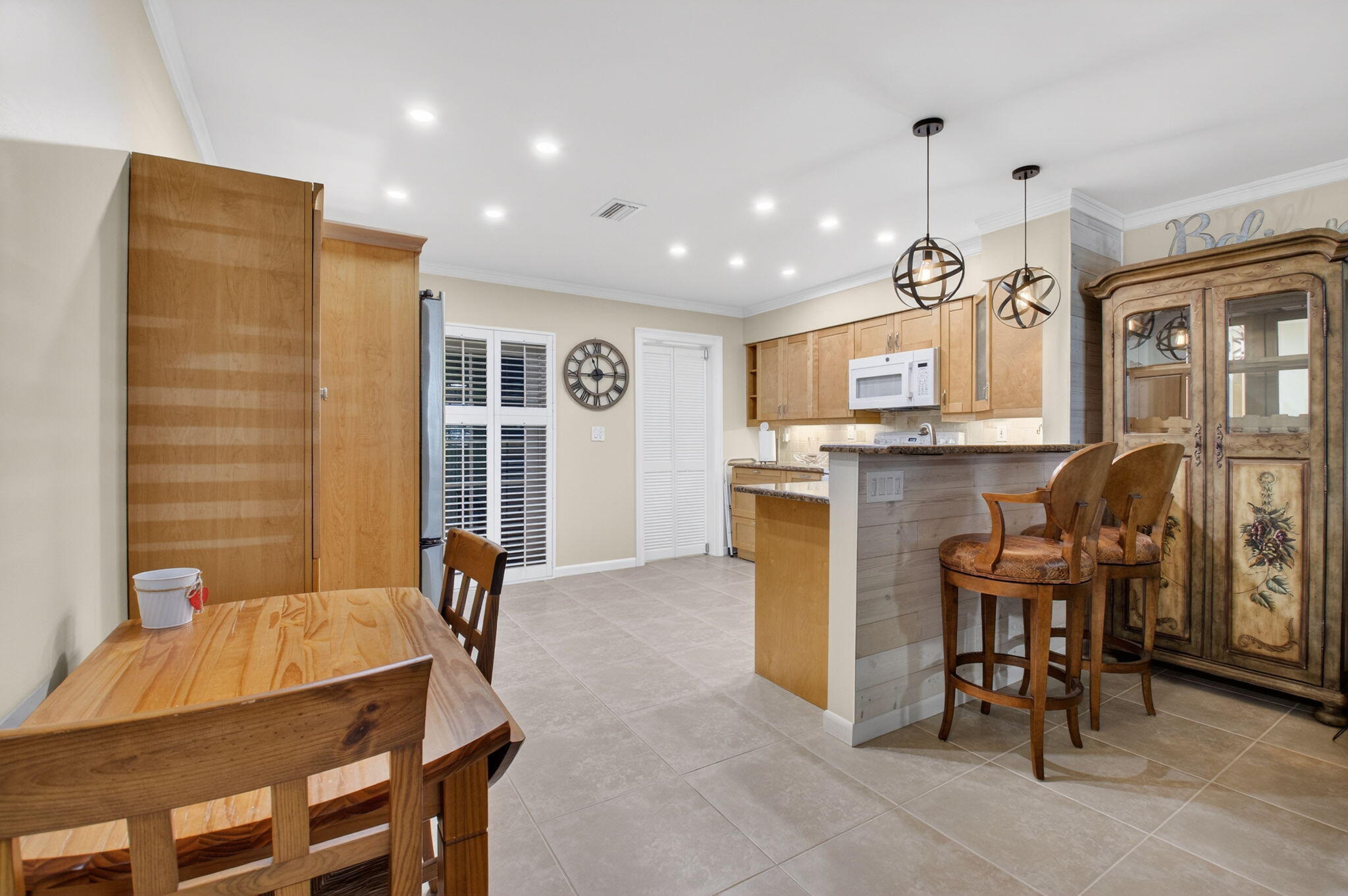 IMPERIAL VILLAS CONDO - Residential