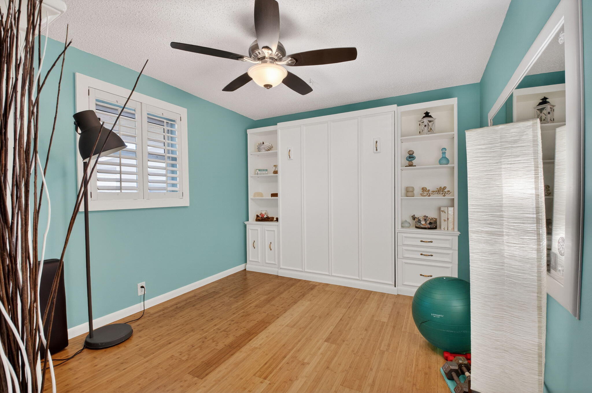 IMPERIAL VILLAS CONDO - Residential