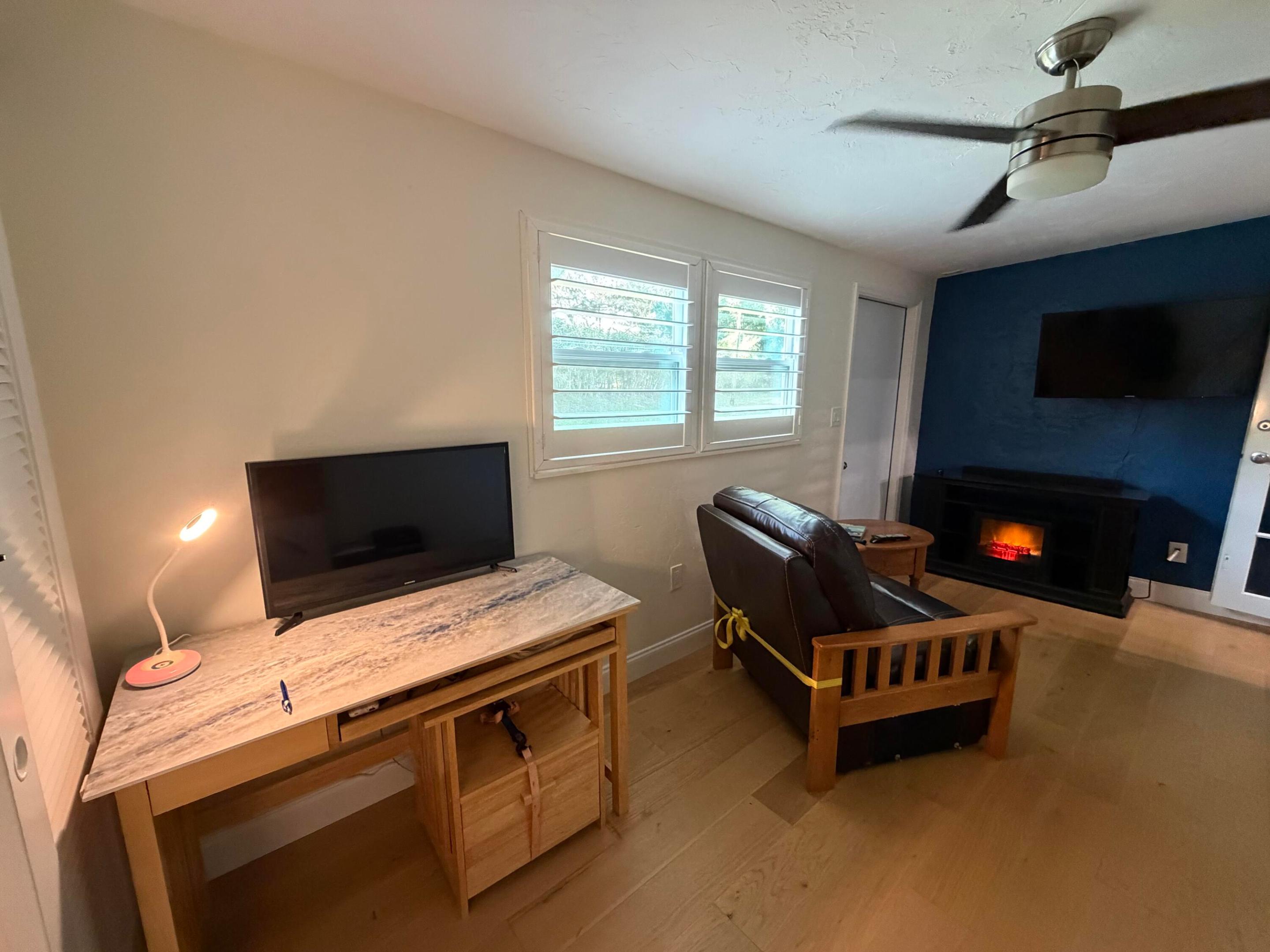 IMPERIAL VILLAS CONDO - Residential