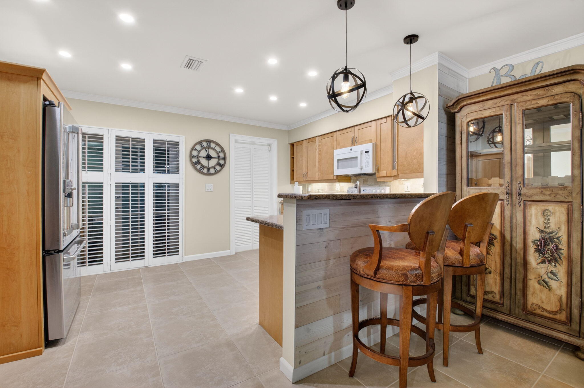 IMPERIAL VILLAS CONDO - Residential