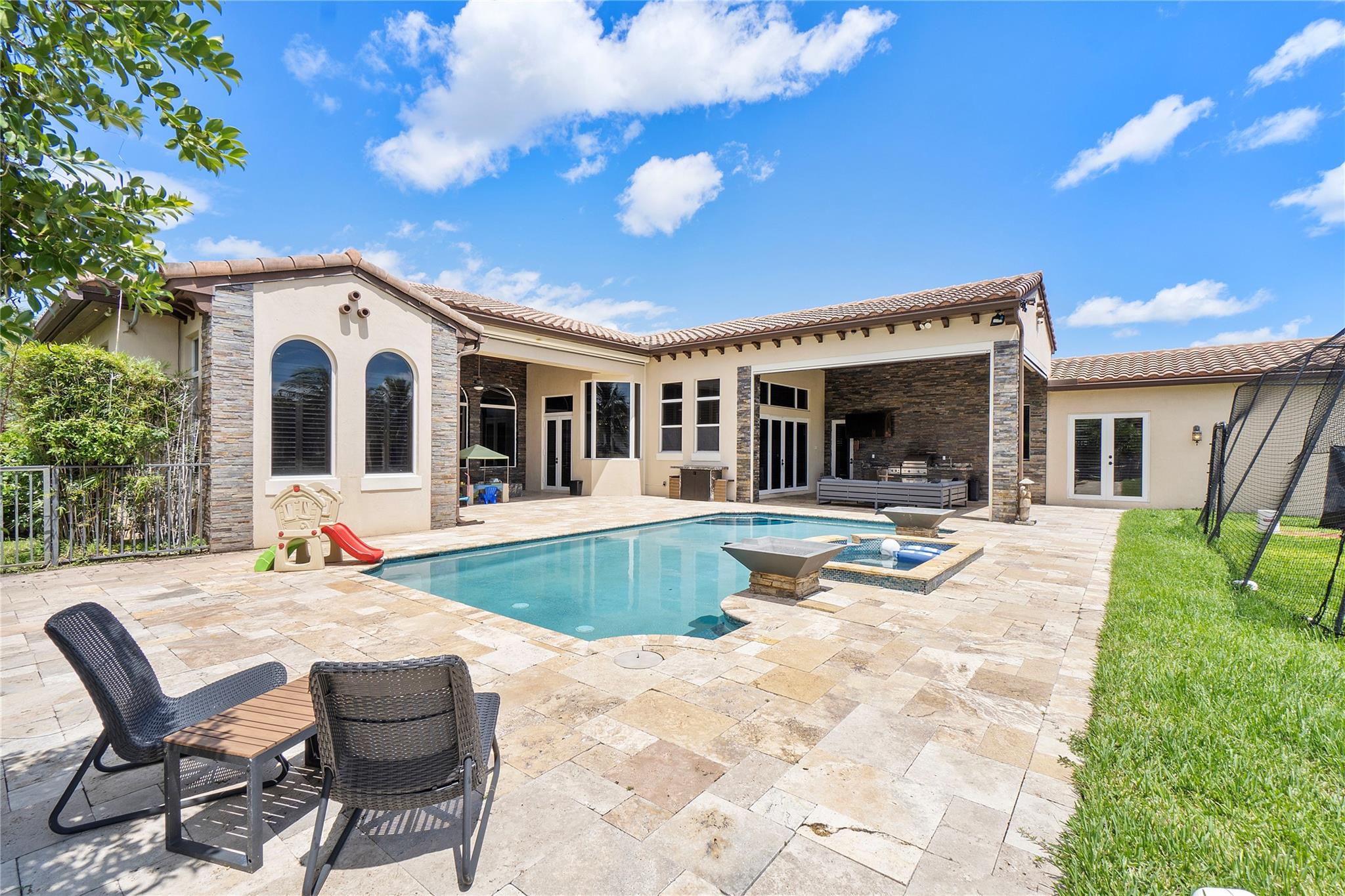 HERON BAY EAST - Residential