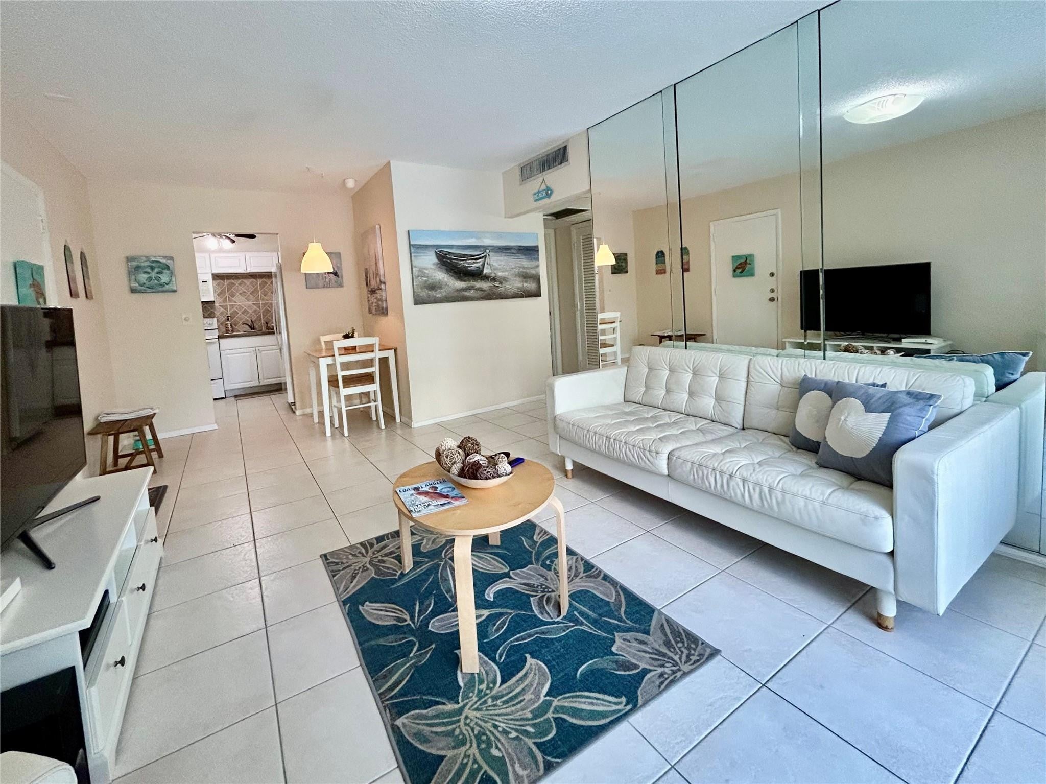 424 N RIVERSIDE Drive 206