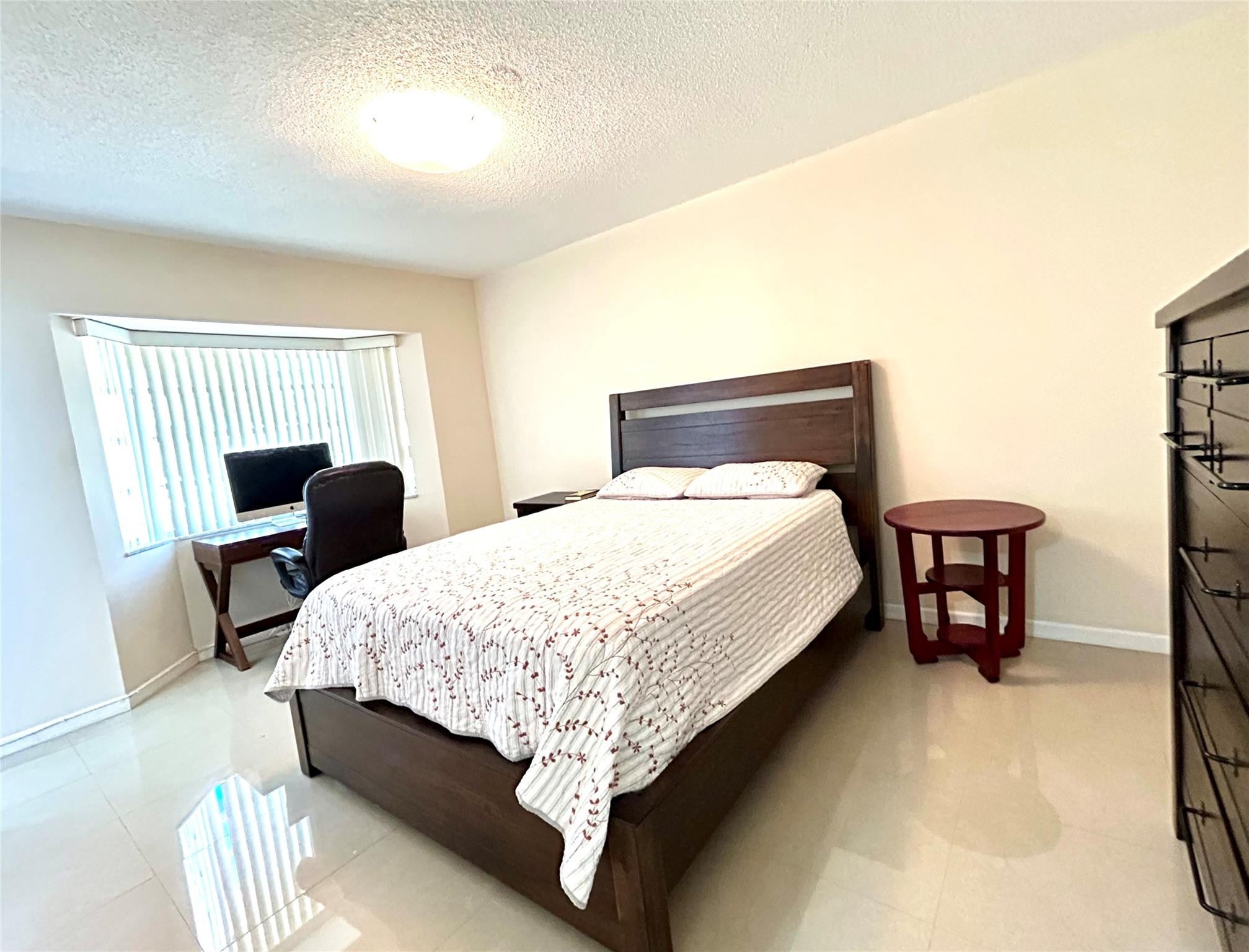 424 N RIVERSIDE Drive 206