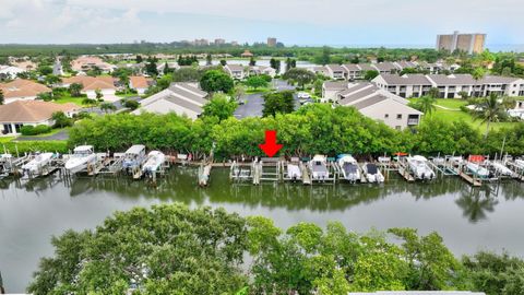 A home in Hutchinson Island