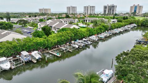 A home in Hutchinson Island