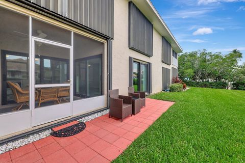 A home in Hutchinson Island