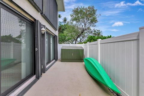 A home in Hutchinson Island