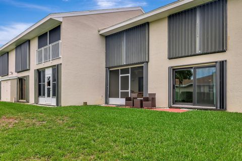 A home in Hutchinson Island