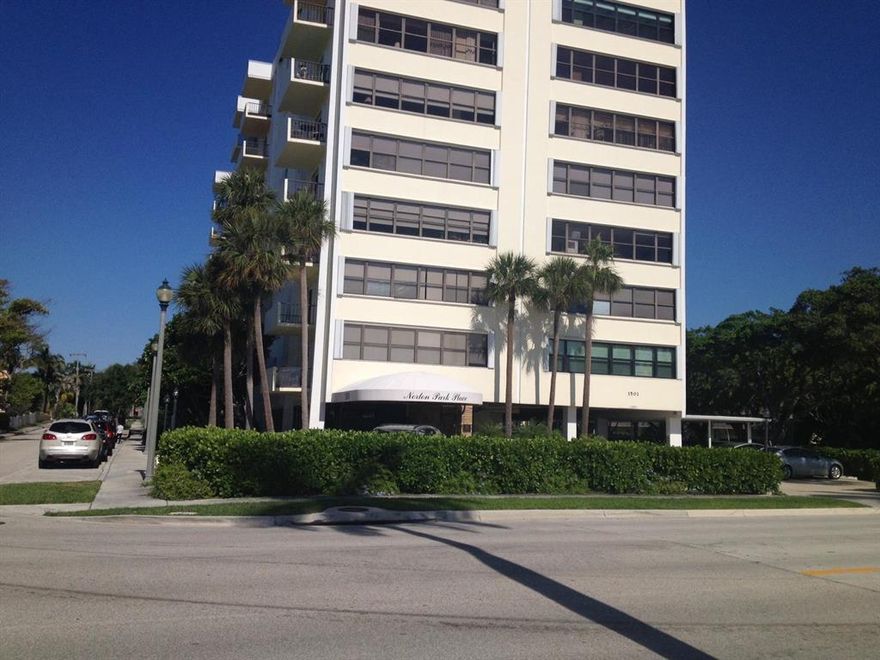 GREAT LOCATION IN WELL RUN BUILDING.  GREAT ICW VIEWS.  SOUTH EAST EXPOSURE.  READY TO BE PERSONALIZED FOR YOUR OWN TASTE.  BEAUTIFUL POOL AREA.  IMPACT GLASS.