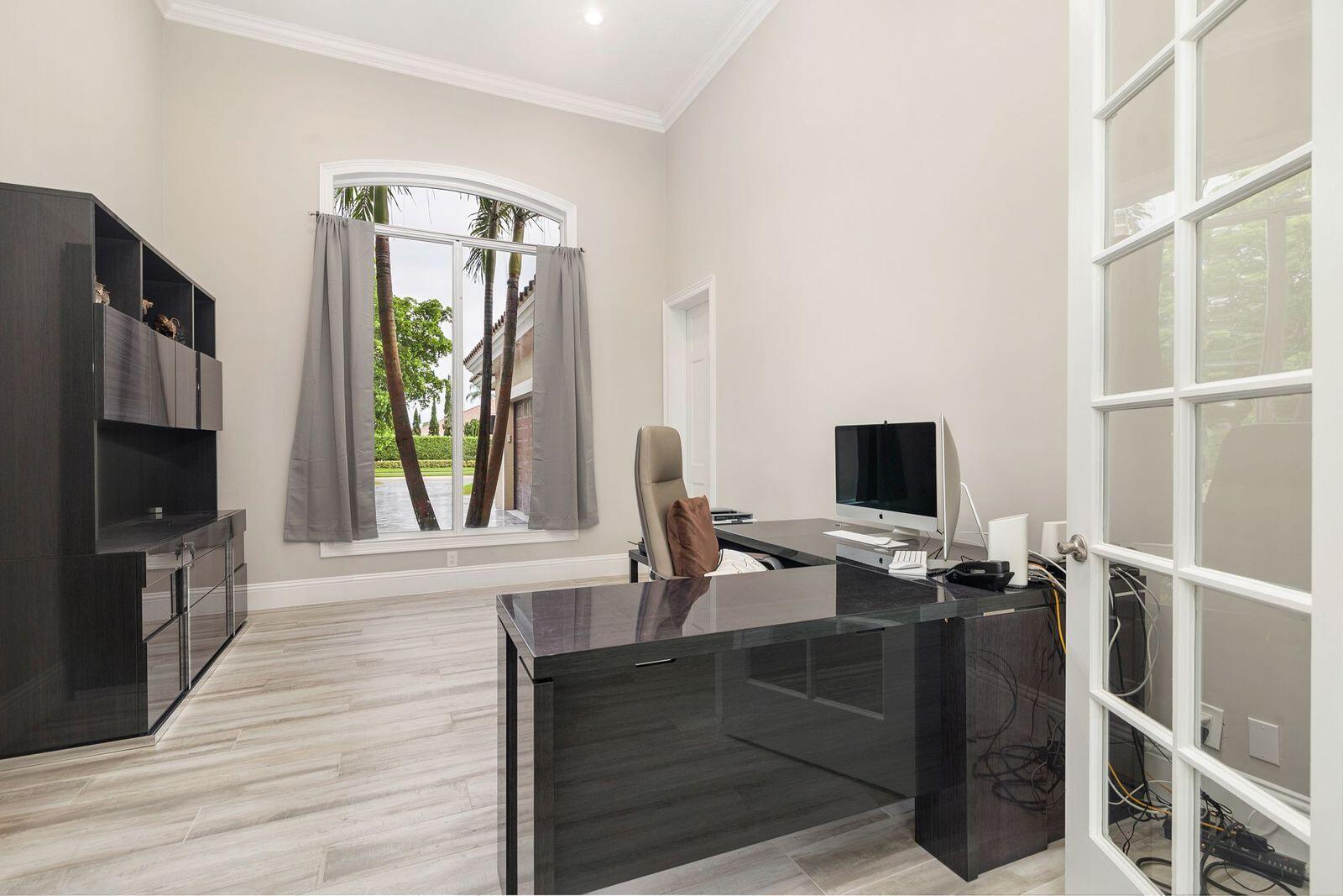 BREAKERS WEST 5 - Residential