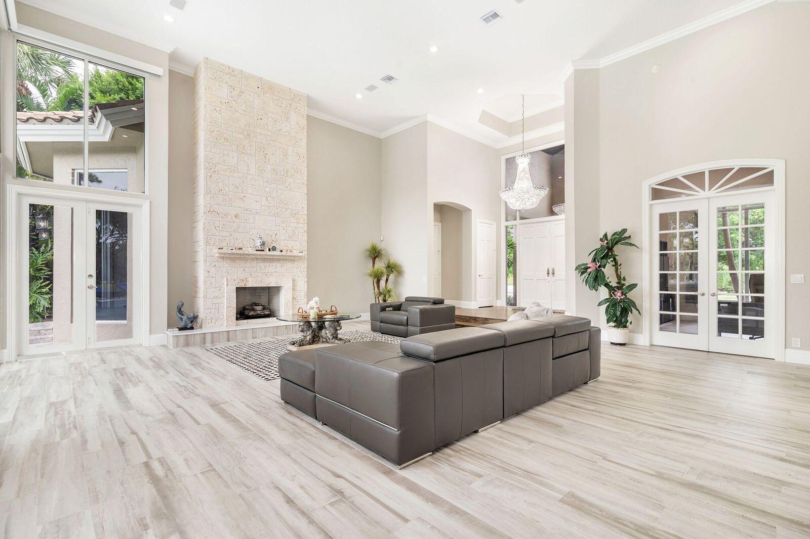 BREAKERS WEST 5 - Residential