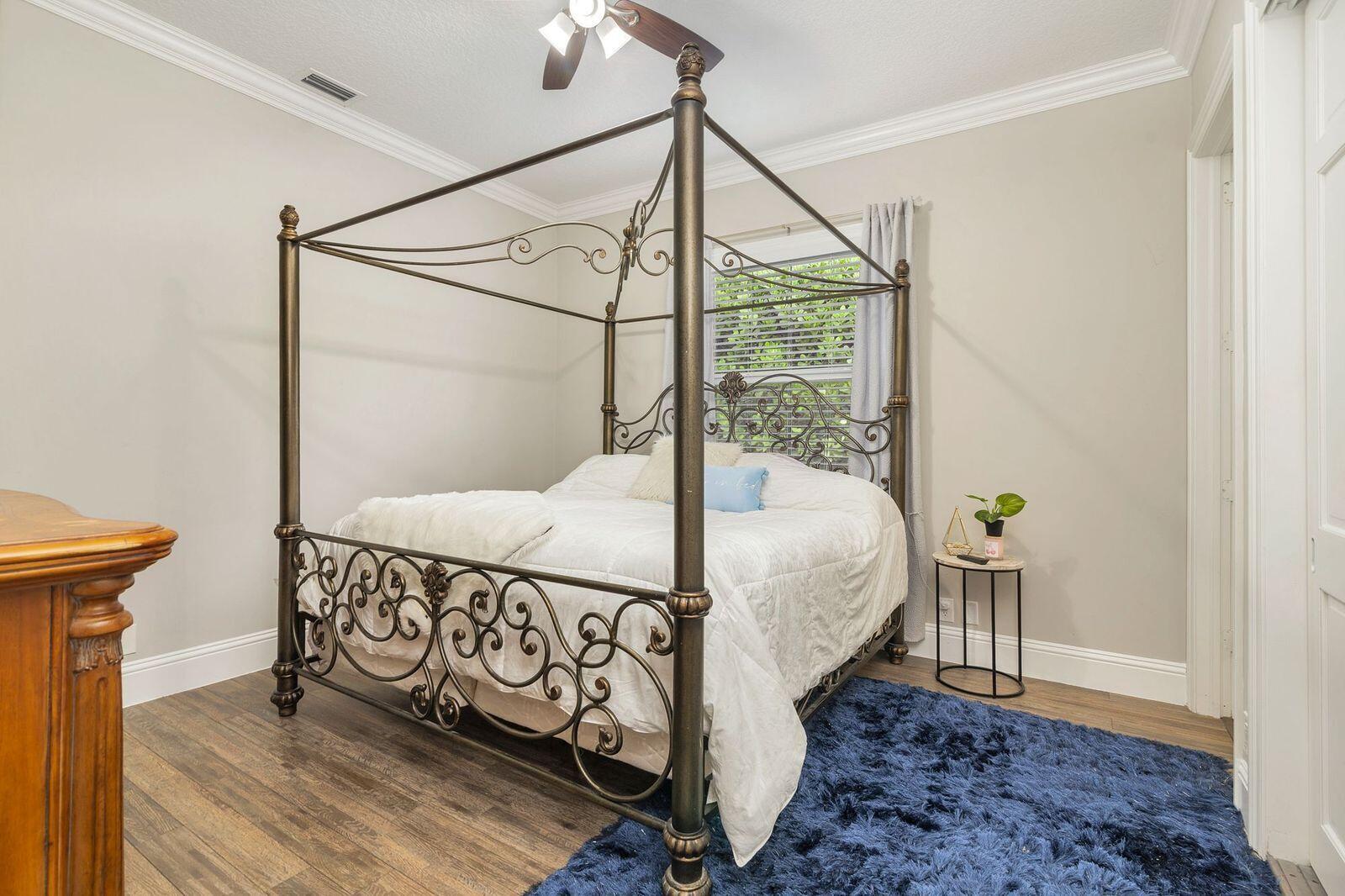 BREAKERS WEST 5 - Residential