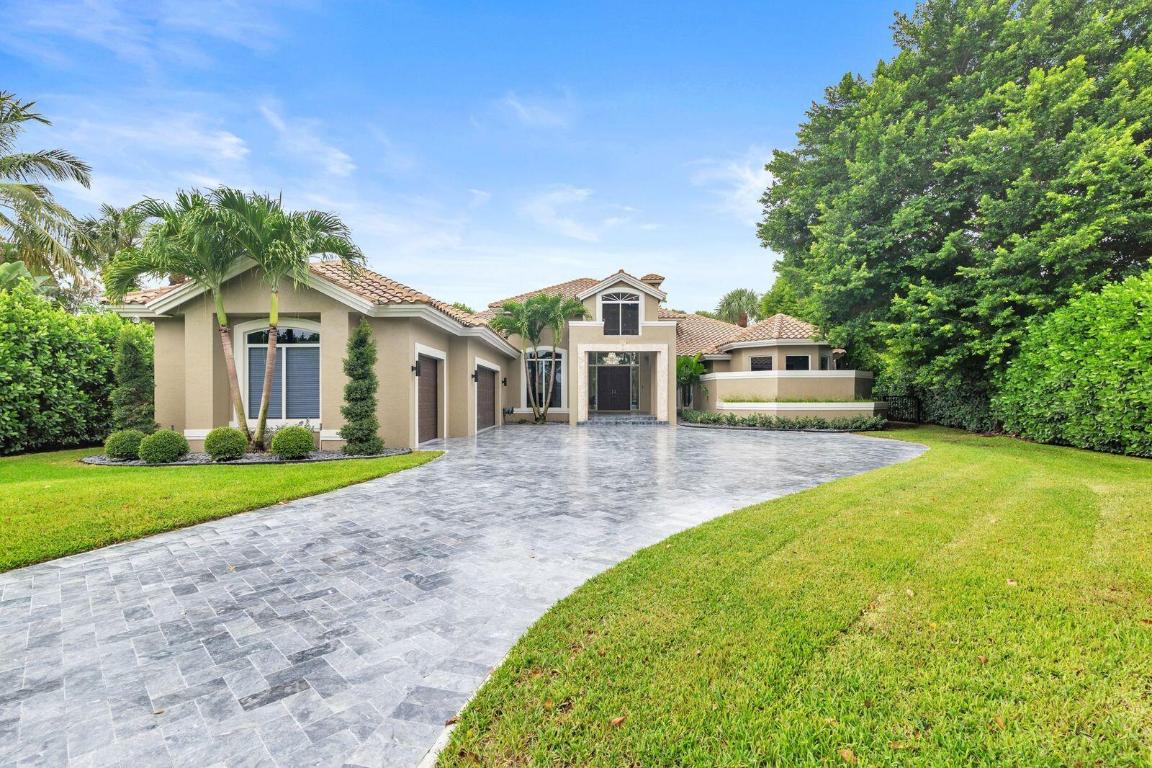 1543 Breakers West Boulevard