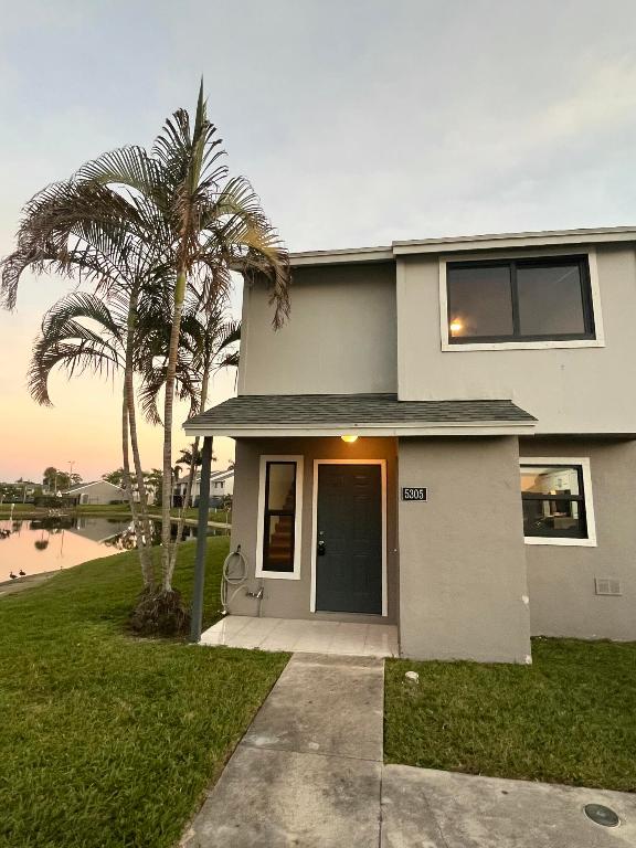 View photos, virtual tours, details... 5305 Bayside Drive