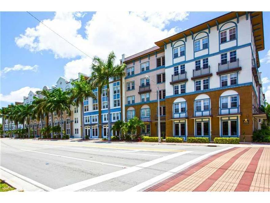 CONTEMPORARY REMODEL! NEWER CONSTRUCTION HIGH RISE IN EAST FORT LAUDERDALE. GREAT LOCATION NEAR DOWNTOWN AND THE BEACHES! BRIGHT AND AIRY UNIT W/ TONS OF LIGHT EXPOSURE! LARGEST 1 BEDROOM UNIT IN BUILDING. SPACIOUS AND OPEN FLOOR PLAN W/ SEPARATE DINING,  EAT IN KITCHEN, WASHER AND DRYER IN UNIT, UPGRADED KITCHEN W/ GRANITE COUNTERS AND NEWER APPLIANCES, LARGE DEN AND OVERSIZED LIVING ROOM, TONS OF CLOSET SPACE THRU-OUT, REMODELED BATH W/ GRANITE, JACUZZI BATH AND LINEN CLOSET, NEW FIXTURES THRU-OUT.