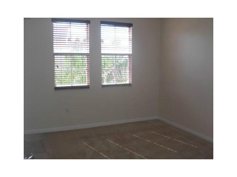 SOLE AT FORT LAUDERDALE - Residential Lease