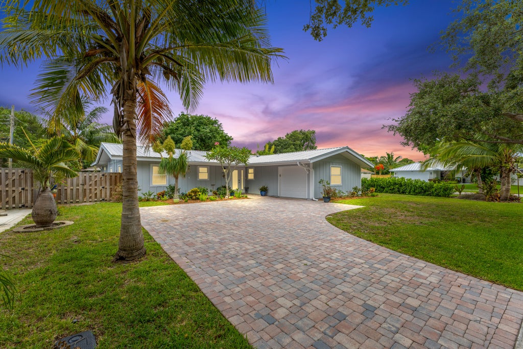 Photo of 454 Tequesta Drive, Tequesta, FL 33469 (MLS # R11094744)