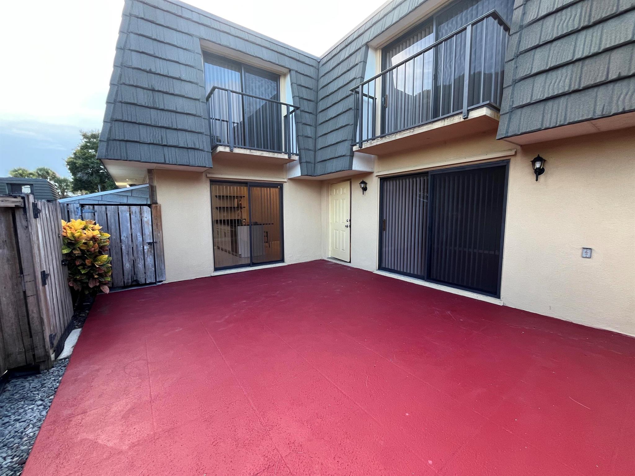 VILLAGE OF SANDALWOOD LAK - Residential Lease